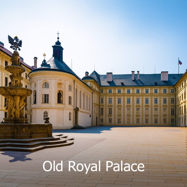 Old Royal Palace di Prague Castle, Czech Republic — istana bersejarah berusia ratusan tahun yang menjadi sebahagian destinasi dalam pakej Eropah Timur.
